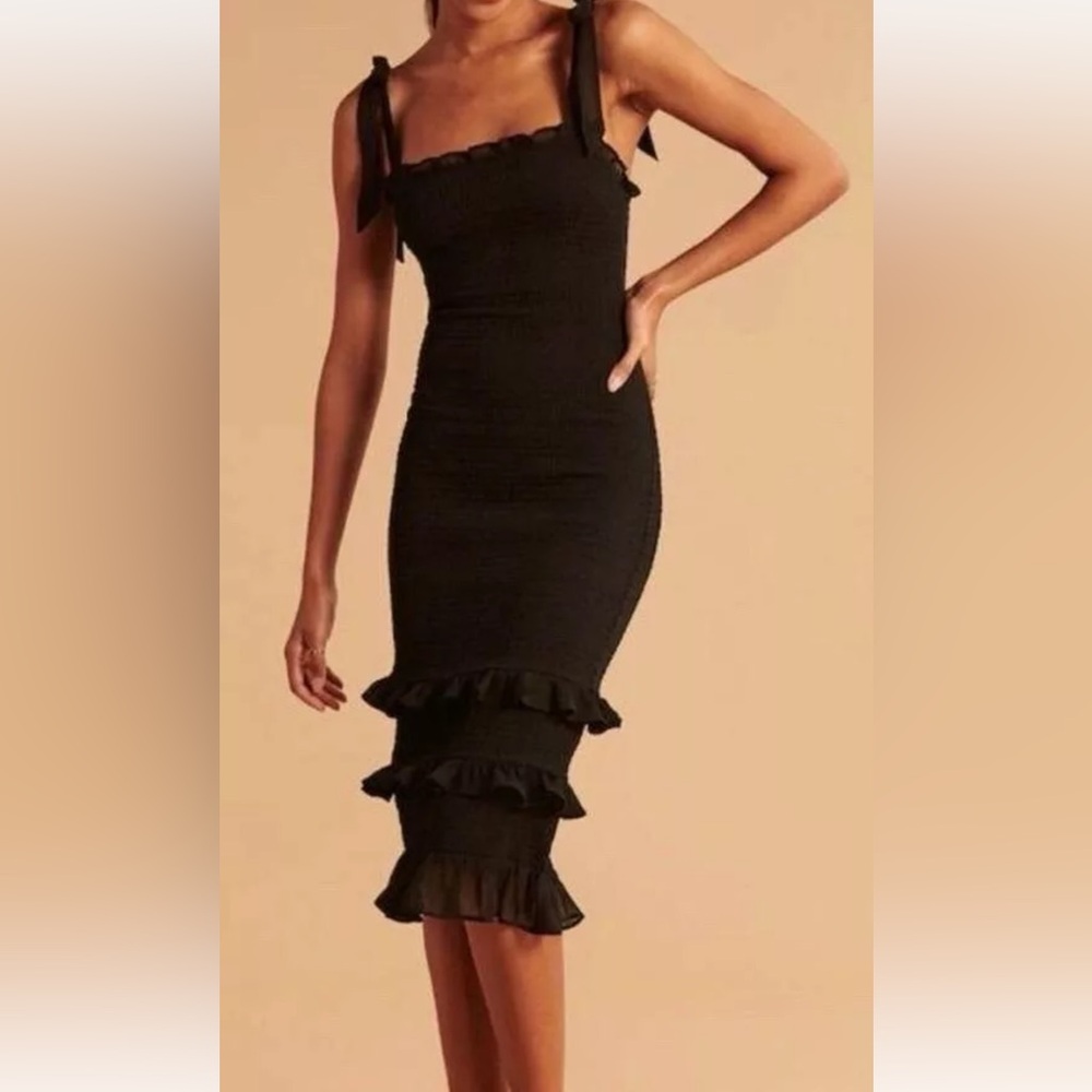ABERCROMBIE AND FITCH Black Ruffle Dress